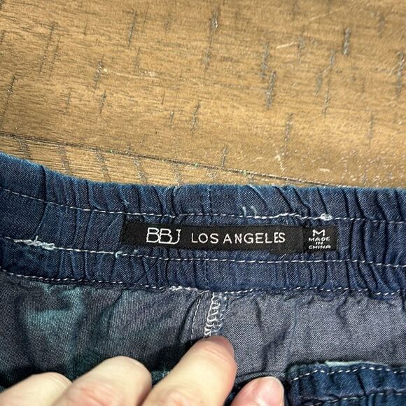 (3/$15) BBJ Los Angeles Jean look, pull on shorts size medium - Picture 3 of 7